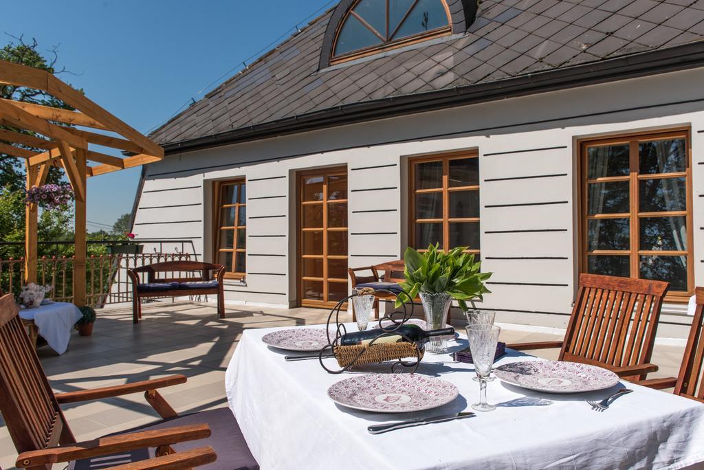 Dworek Pod Herbem Gądkowice Exteriér fotografie